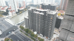 由于没有浑然一体